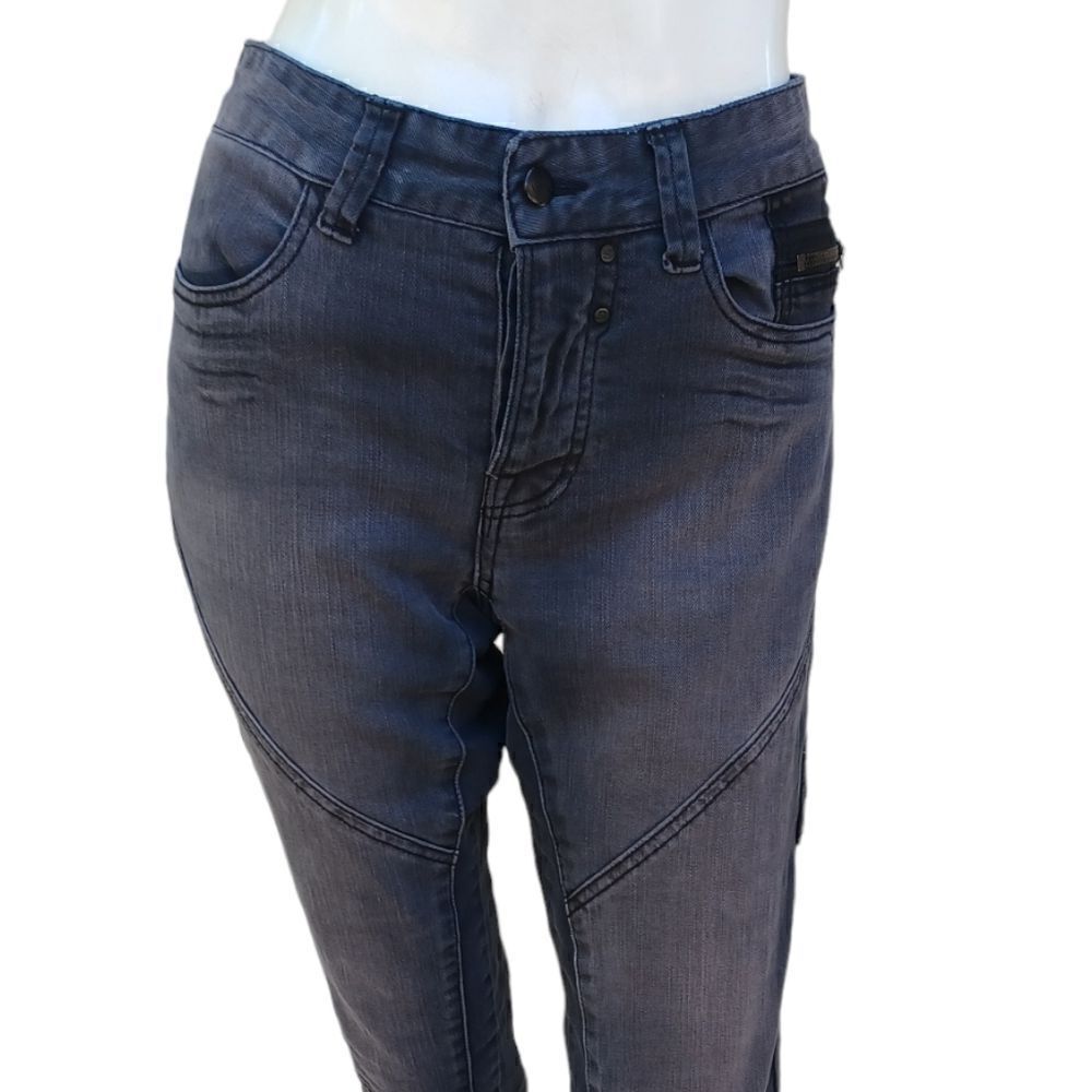 687145...Rogue Straight leg Jeans Size 30